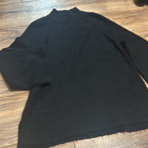 Woman’s Calvin Klein Wool/ Acrylic blend soft black turtle neck sweater. Size S. - Picture 3 of 5